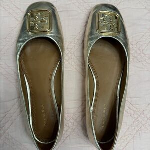 Tory Burch Women's Gold Flats 8